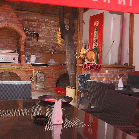 La Storia Guest House Pitesti Luaran gambar