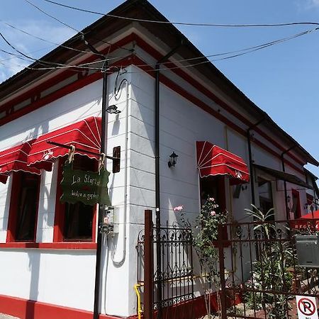 La Storia Guest House Pitesti Luaran gambar