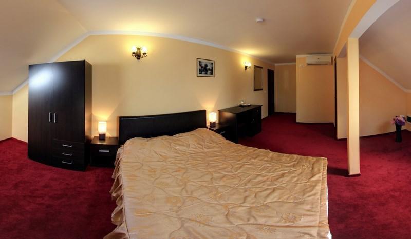 La Storia Guest House Pitesti Luaran gambar