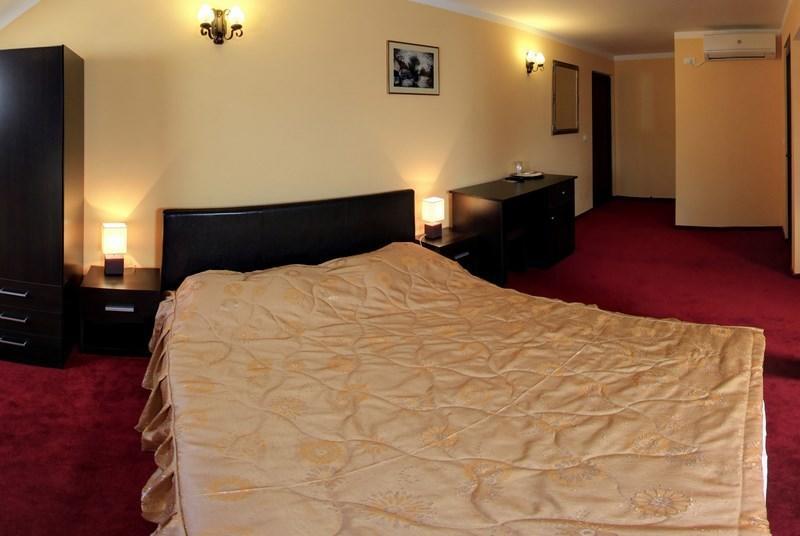 La Storia Guest House Pitesti Luaran gambar
