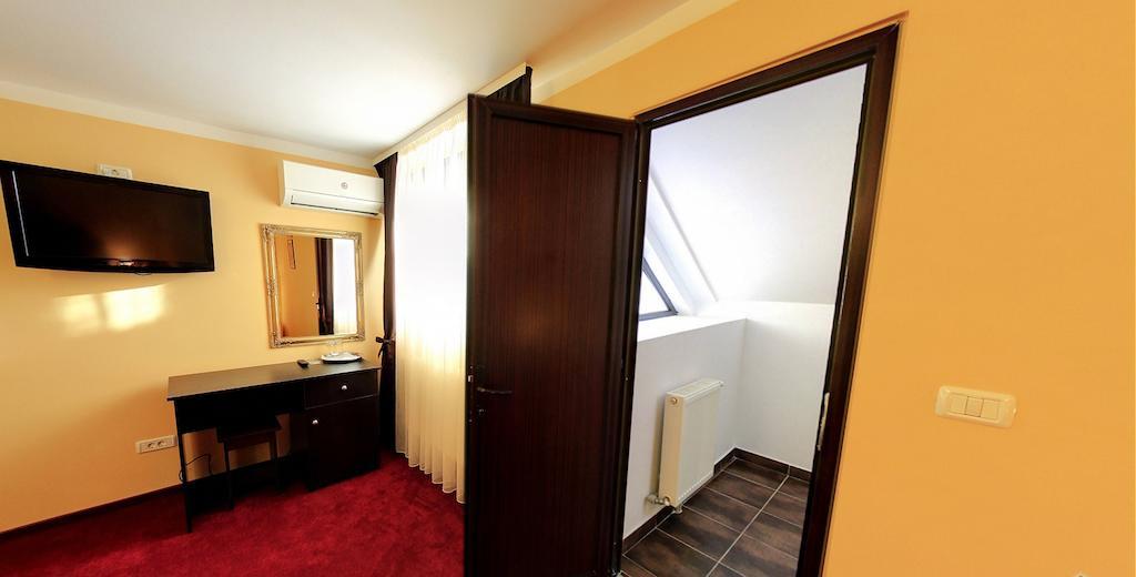 La Storia Guest House Pitesti Luaran gambar