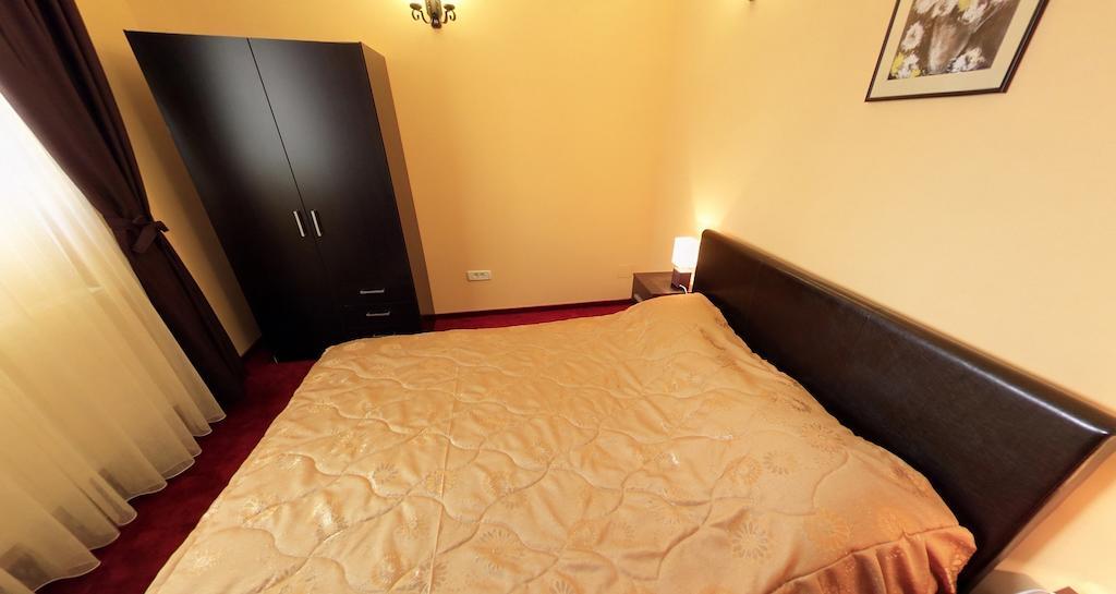 La Storia Guest House Pitesti Luaran gambar