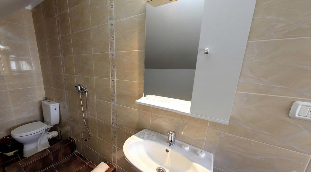 La Storia Guest House Pitesti Bilik gambar