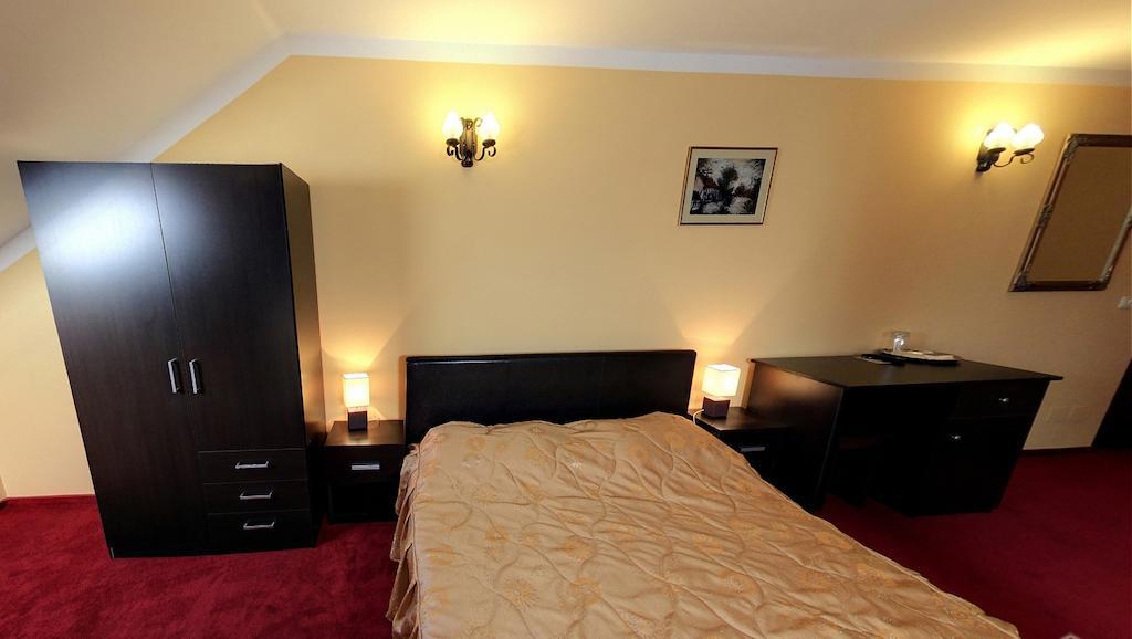 La Storia Guest House Pitesti Luaran gambar