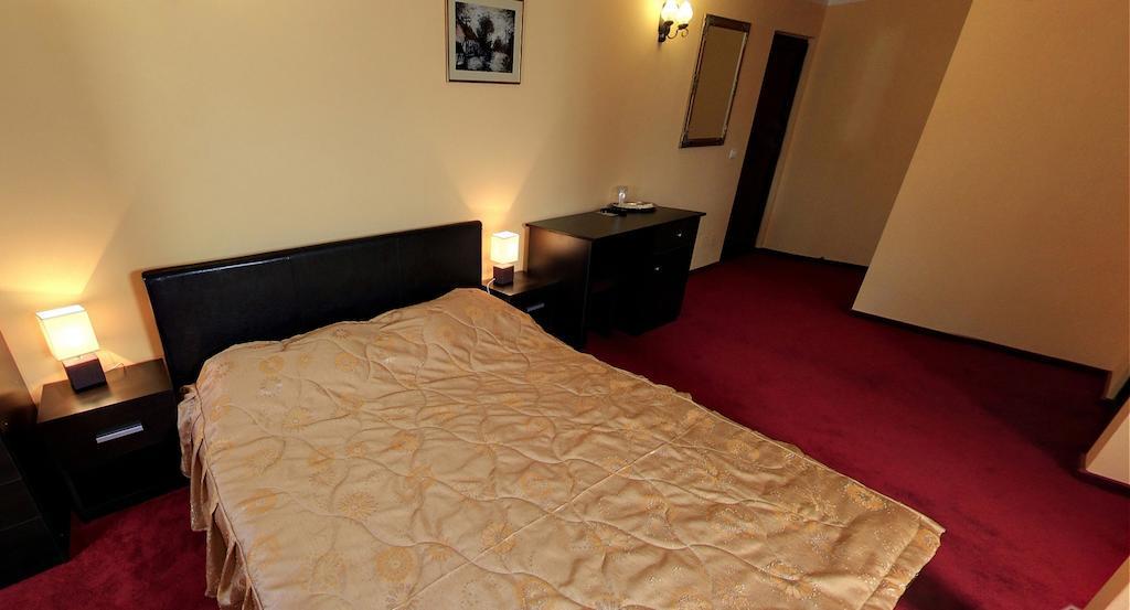 La Storia Guest House Pitesti Luaran gambar