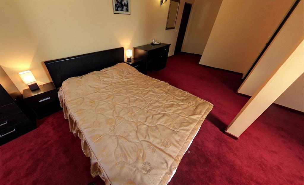 La Storia Guest House Pitesti Bilik gambar