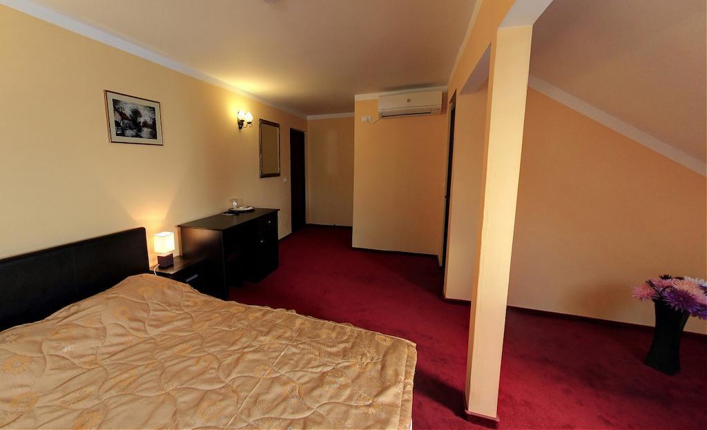 La Storia Guest House Pitesti Luaran gambar