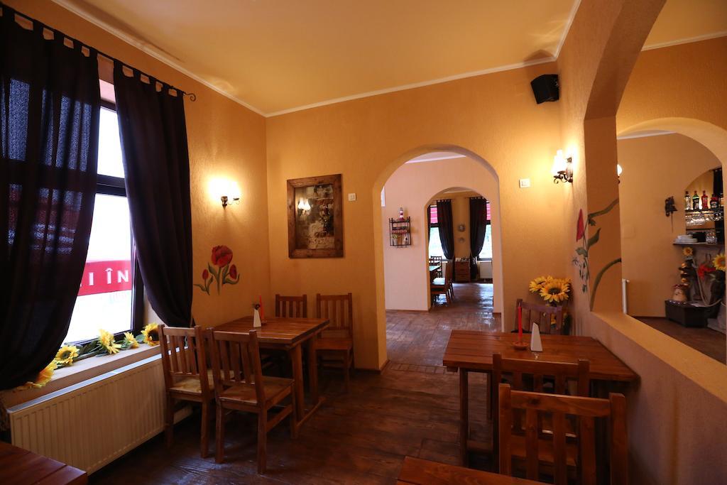 La Storia Guest House Pitesti Luaran gambar
