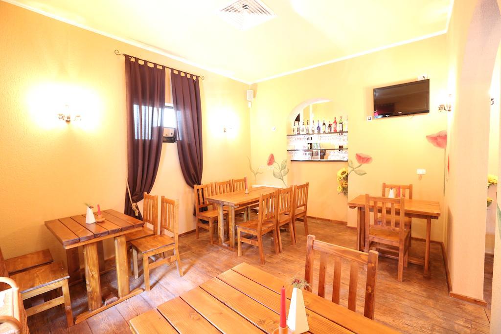 La Storia Guest House Pitesti Luaran gambar